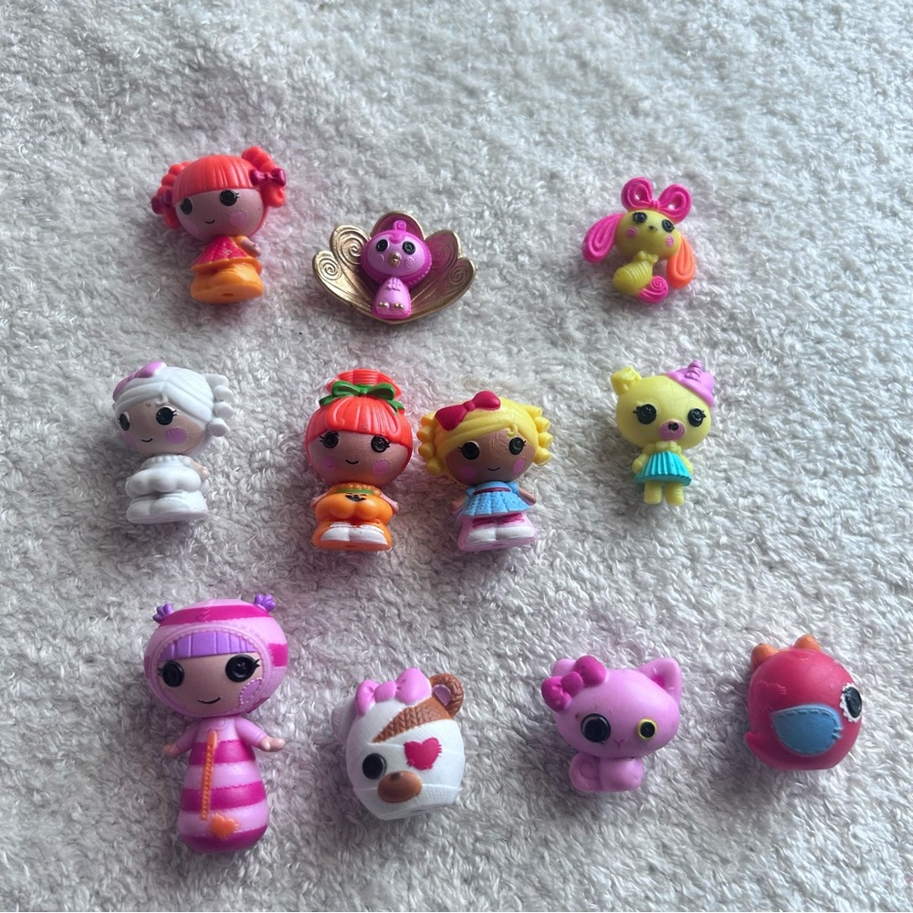 Lalaloopsy Mini Dolls and Pets Lot